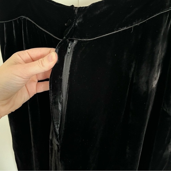 SLEEPING WITH JACQUES x FREE PEOPLE Dinner Party Wide-Leg Velvet Pants - Picture 7 of 13